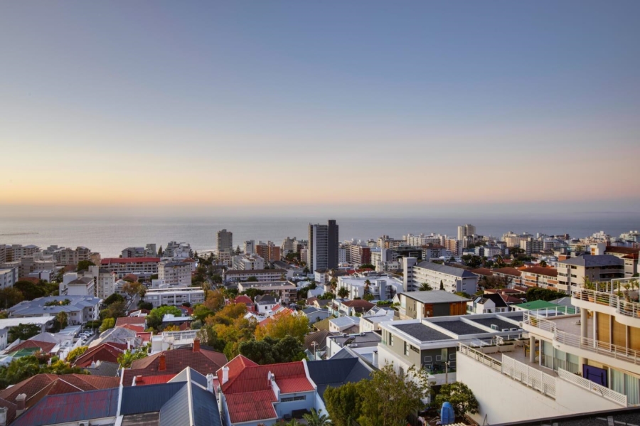 2 Bedroom Property for Sale in Sea Point Western Cape